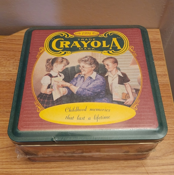 90's Vintage Sealed Crayola Tin - Picture 2 of 2